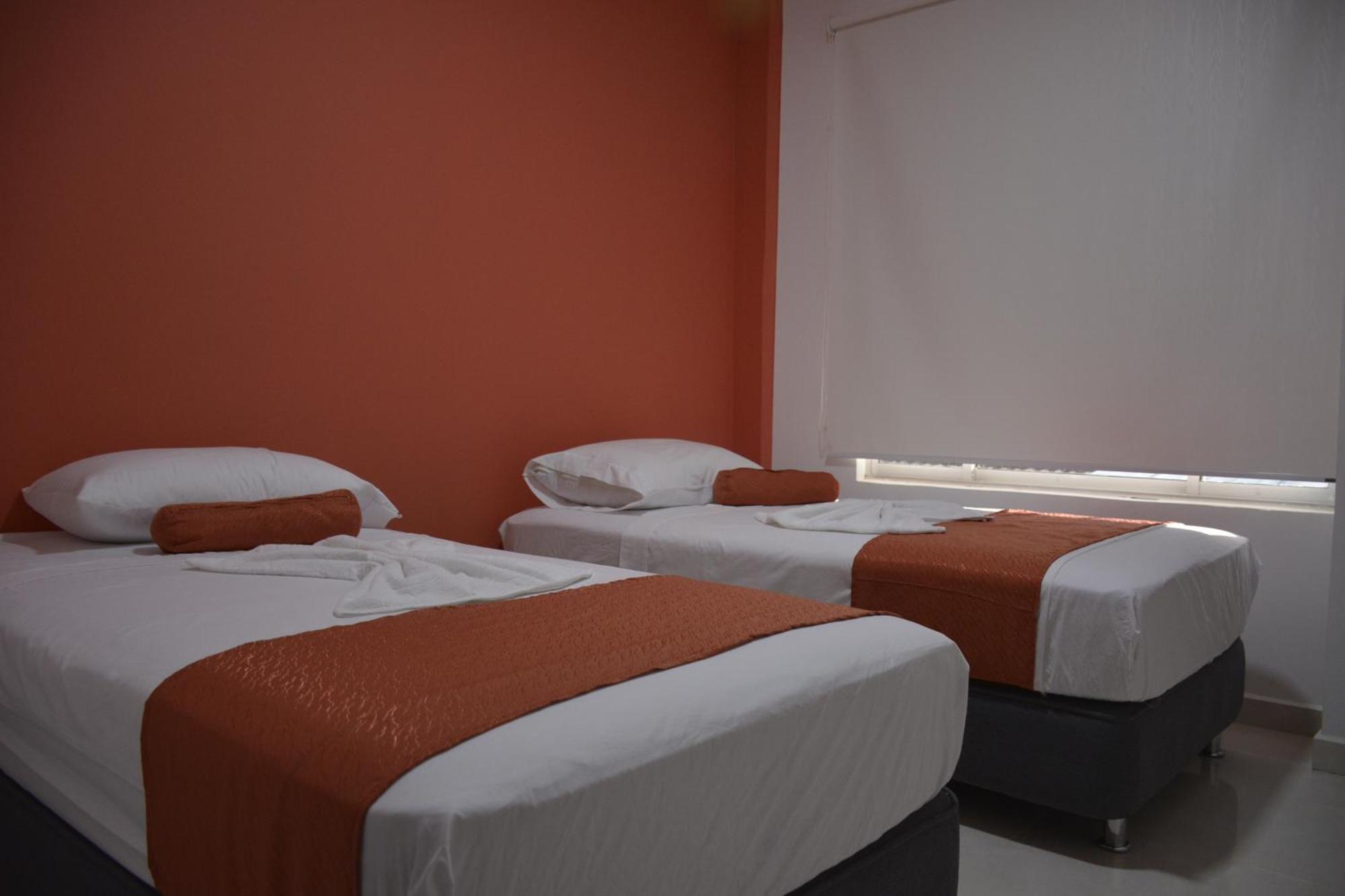 Hotel Confort Ariari Granada  Habitación foto